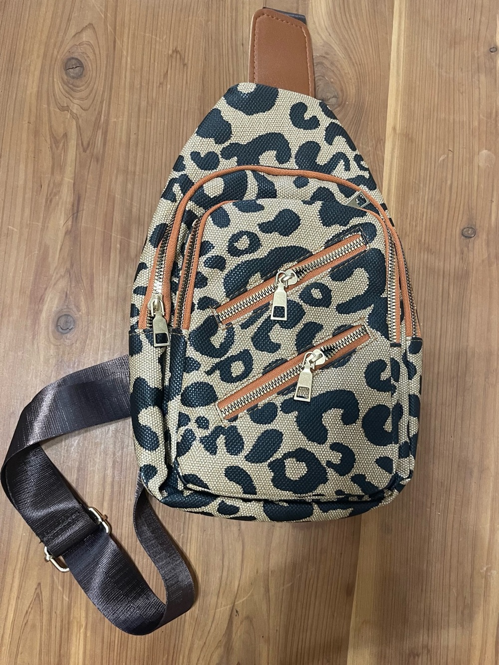 Leopard Print Crossbody Sling Bag - Tan/Black